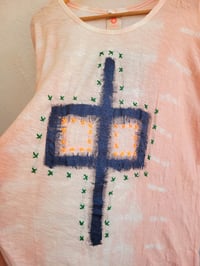 Image 2 of "In the Middle" T-shirt XL size