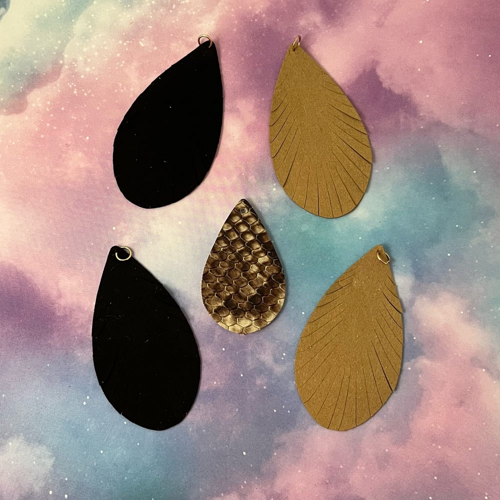 Image of Suede Teardrop Pendants 5pc