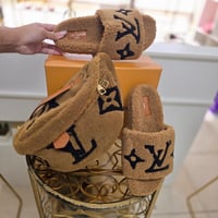 Image 1 of Exclusive Fur Bumbag and Slide Set (Cognac)