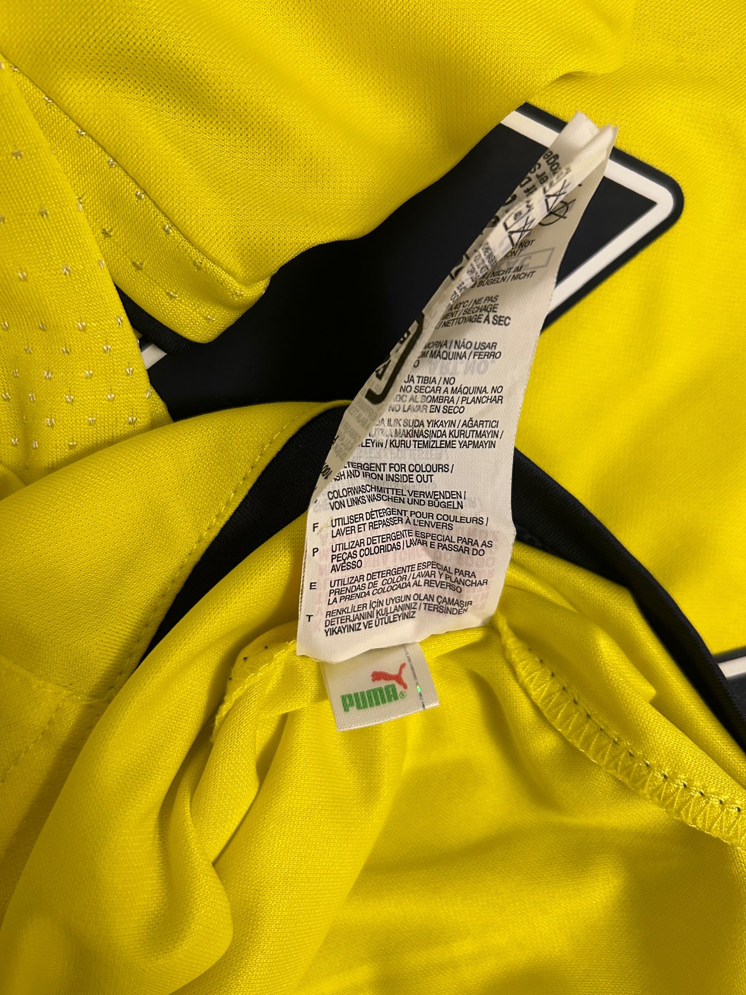 Image of Tottenham Hotspur “MODRIĆ 14” 2009/10 Third Shirt + PL patches (XL)