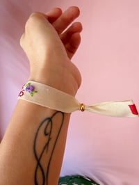 Image 4 of Bracciale Fiorire nel caos