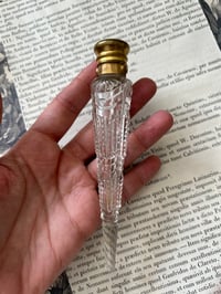 Image 9 of Magnifique fiole en cristal taillé, bouchon en ormoulu du XIXème siecle