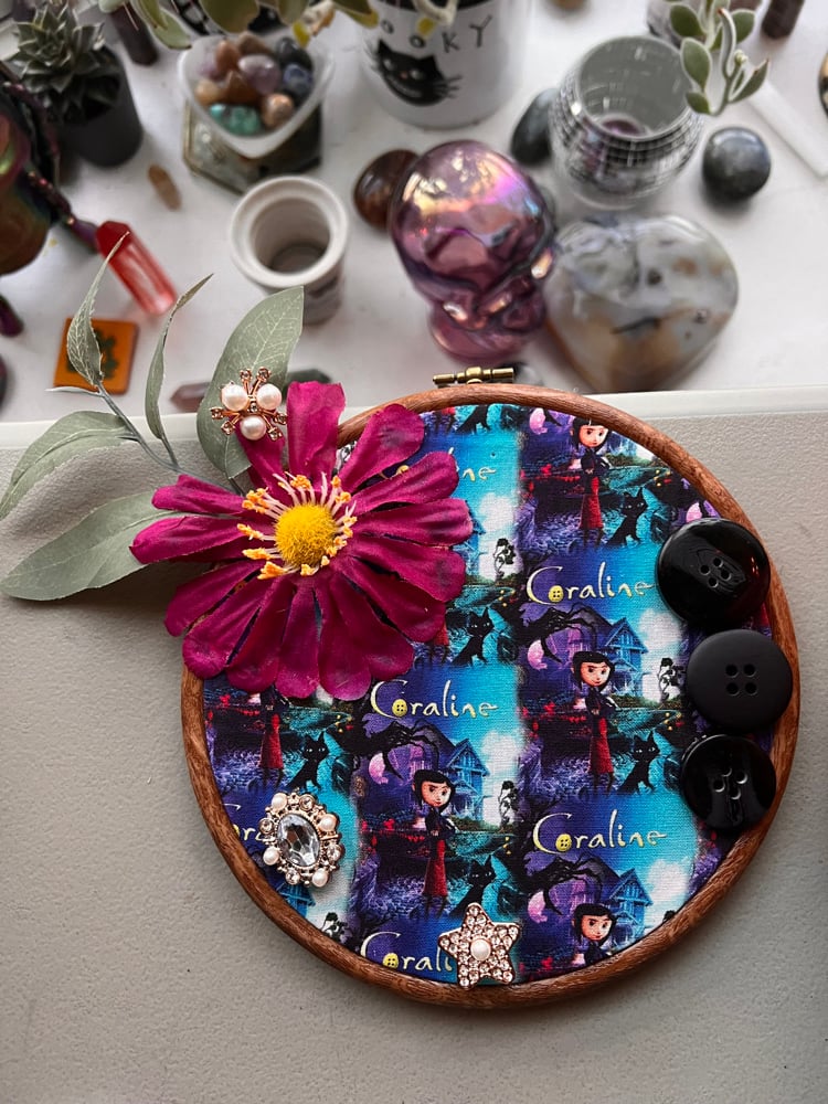 Image of Coraline wall hanging 💙🐈‍⬛