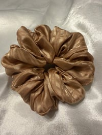 Thrifted Scrunchie - Gold