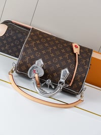 Image 8 of Two Toned Speedy