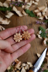 Image 7 of Daisy Flower ~ Earrings