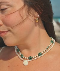 Image 2 of Pearly White Necklace