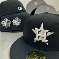 Image 2 of New Era 59Fifty Black-White GLOW