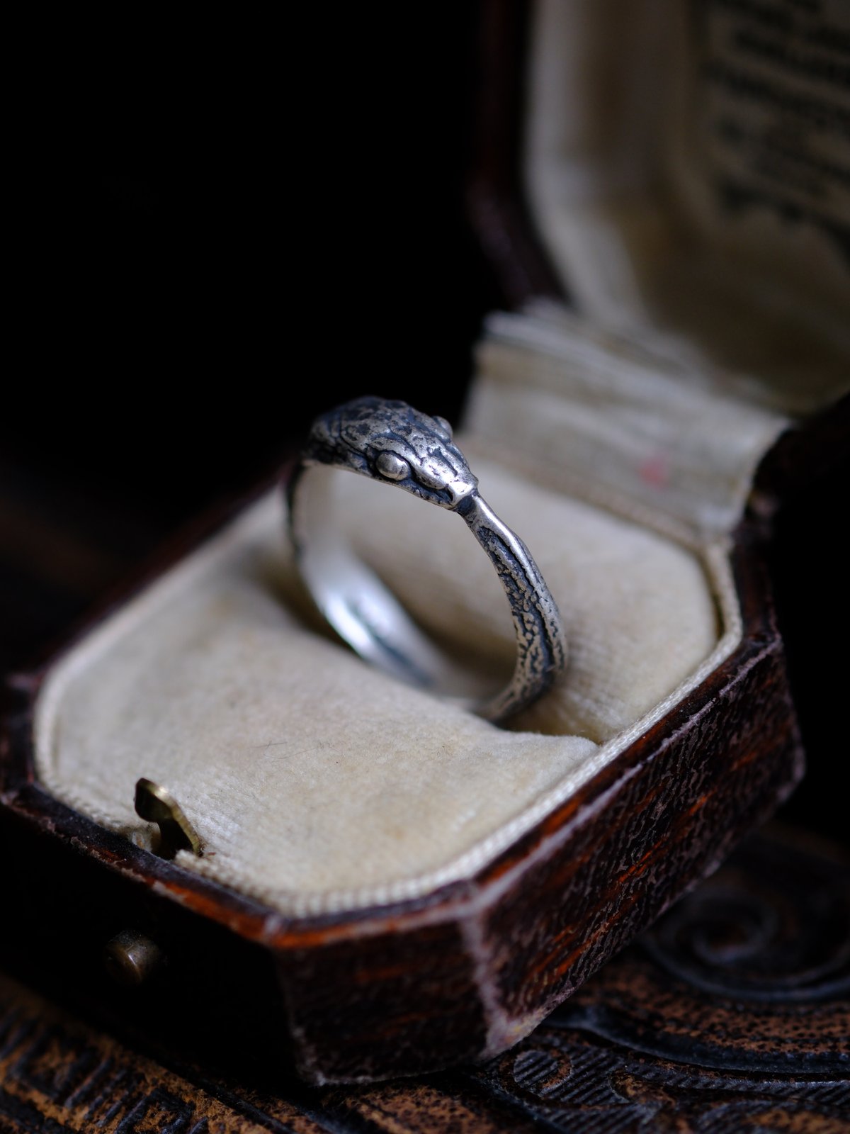 h'eres】OUROBOROS SIGNET PIERCE here's OUROBOROS SIGNET RING 13号