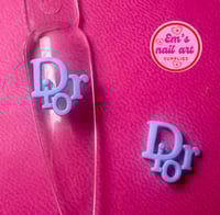 D- logo in blue 
