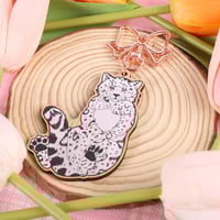 Image 1 of Snow leopard wooden keyring