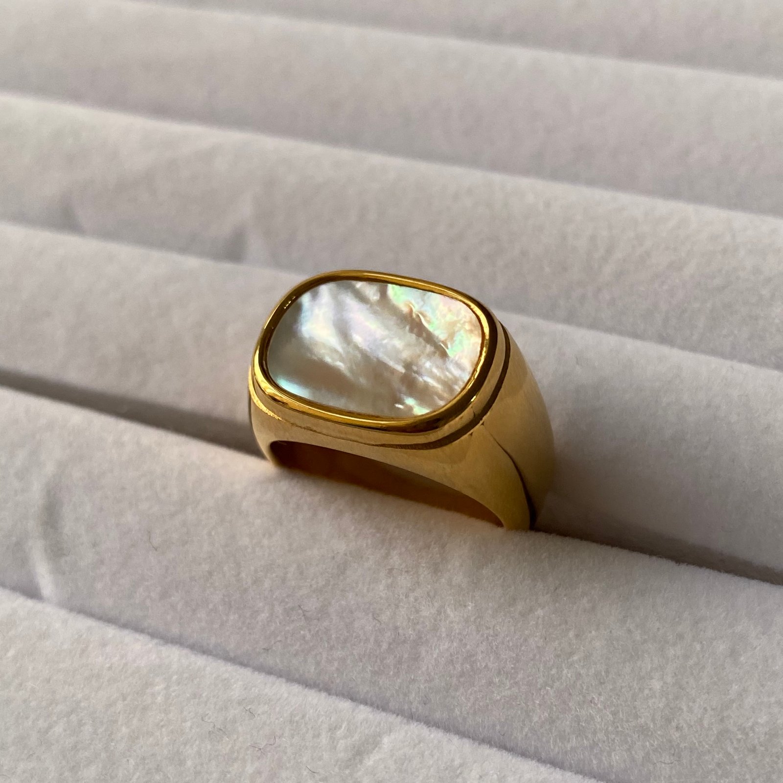 dara pearl signet ring