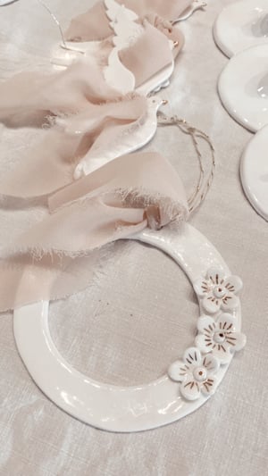 Image of Médaillon fleuris