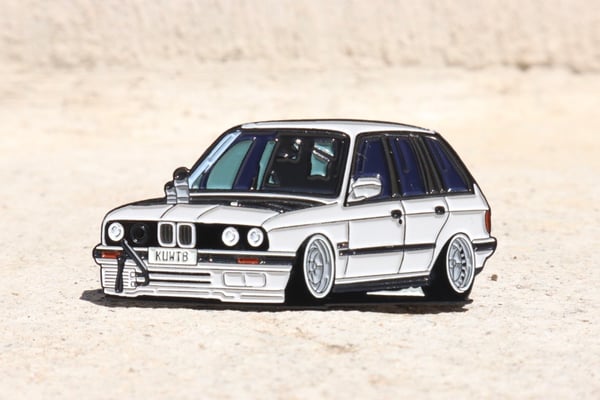 Image of KUWTB Kustoms E30 Touring by @Krisueh