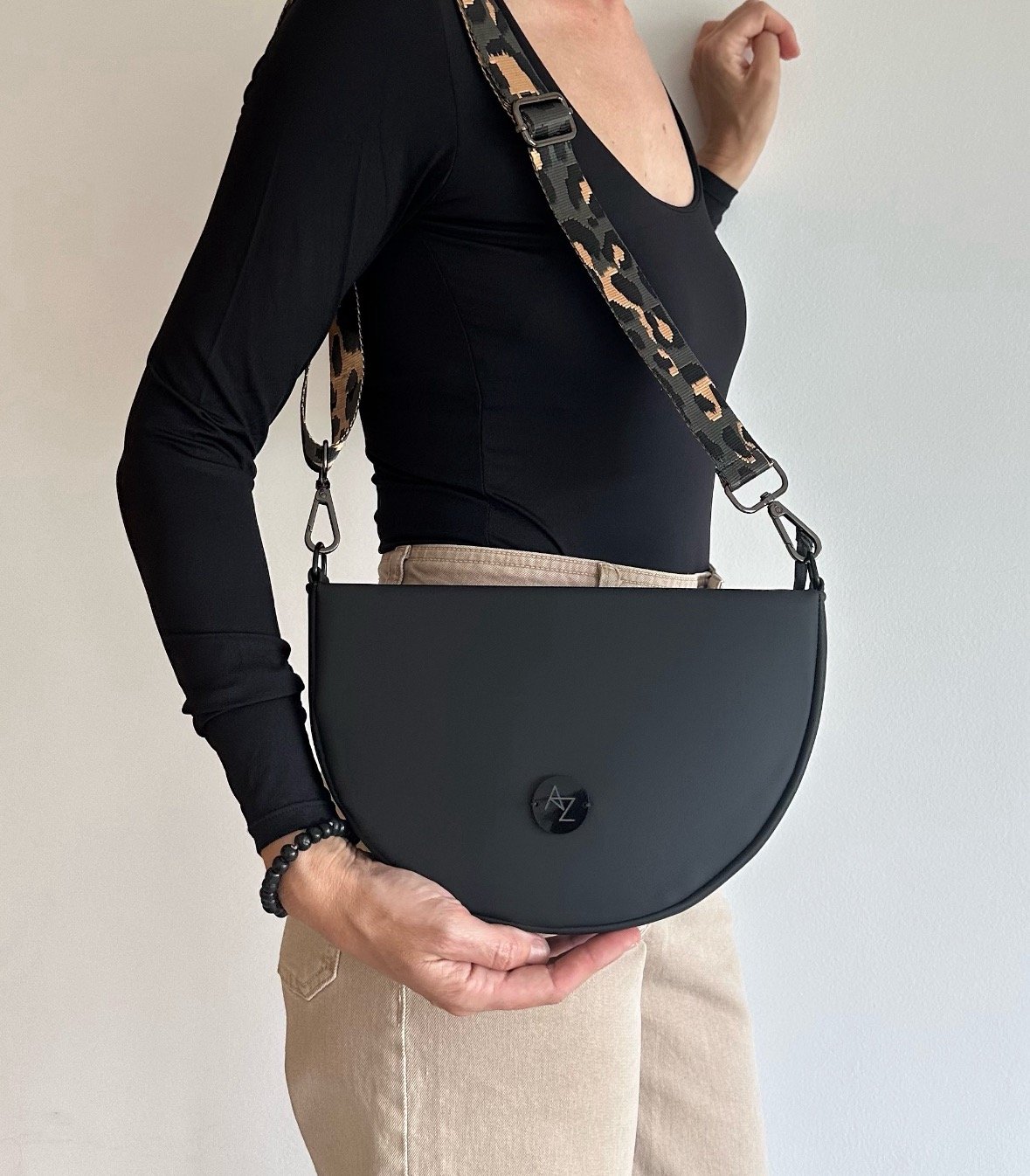 Image of Halfmoon bag Black