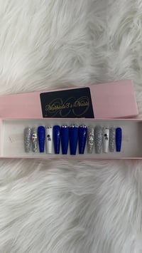 Image 3 of Los Doyers