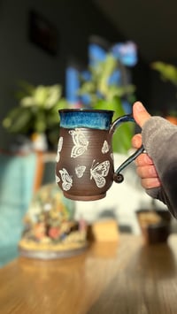 Image 3 of Butterfly mug 02