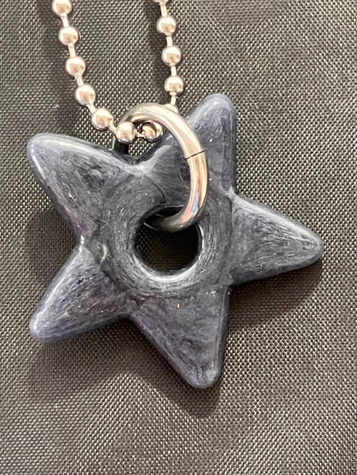 Image of glow in the dark star