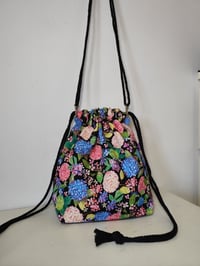 Image 1 of Bolso CAPACHA HORTENSIAS negro