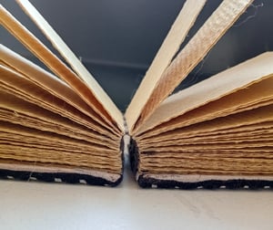 RENNALA — mini livre — reliure copte