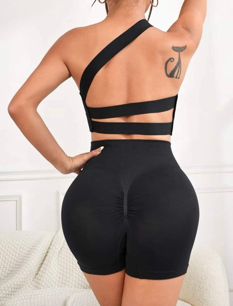 Image of Compressed Sports Bra & Shorts 