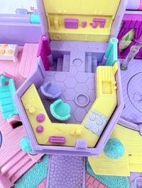 Image 7 of Ensemble bracelet et Polly Pocket The Mansion