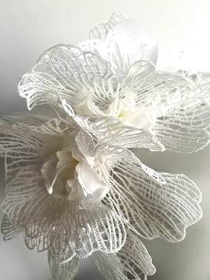 Image of White headband w lace flowers