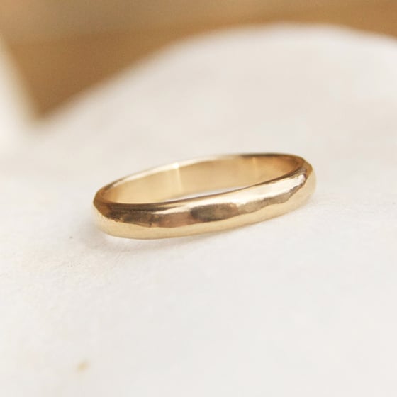 Image of Gentle flow Gold ring