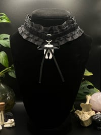Wide Mini Bow Tooth Choker
