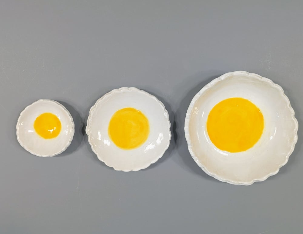 Image of Set of Three Handmade Ceramic Daisy Flower Nesting Bowls