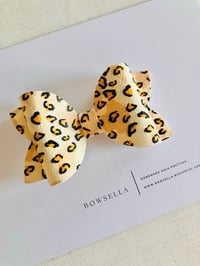 leopard bow 