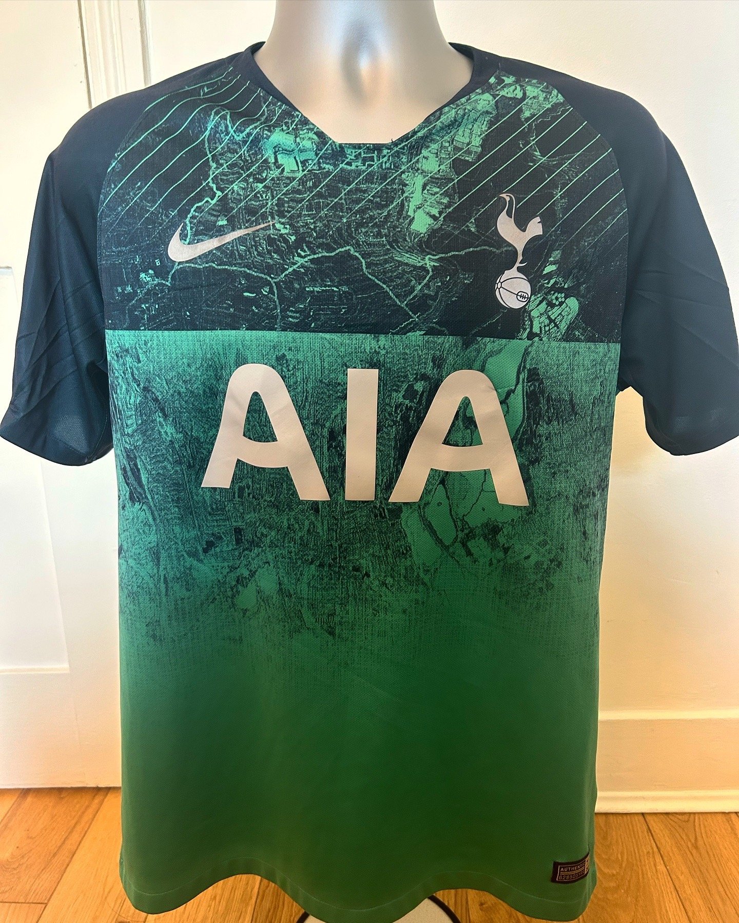 Image of Tottenham Hotspur “LUCAS 27” 2018/19 Third Shirt + UCL patches (M)