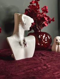 Image 2 of ‘Wisdom teeth trap’ earrings 