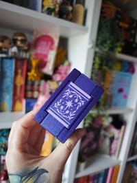 Image 3 of Caja almacenamiento luna y estrellas morado purpurina