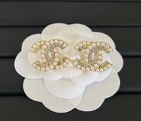 Glamorous Pearl & Crystal Interlocking Stud Earrings