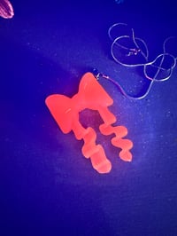 Image 5 of Winter Lime(UV pink) Ribbon Pendant