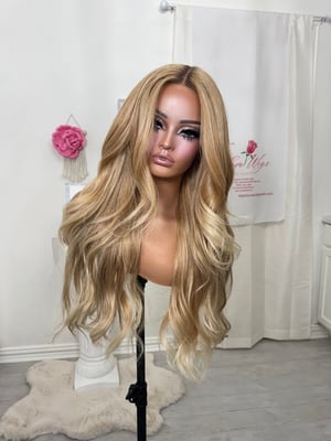 Image of Rita with clip in extensions (pre order)