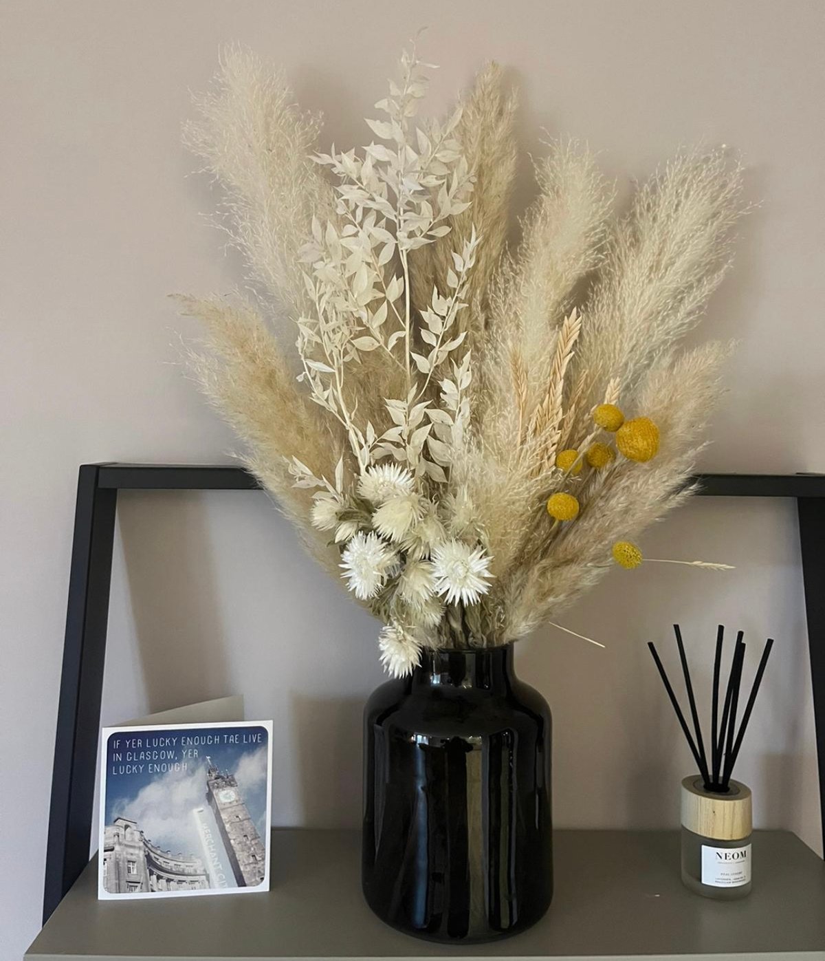 Image of Dried daisy pampas arrangement 