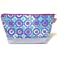 Image 1 of Spot Washbag