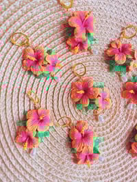 Image 3 of Hibiscus Paradise