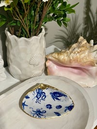 Image 1 of Sea Creature Large Clam Shell Trinket Dish CT101