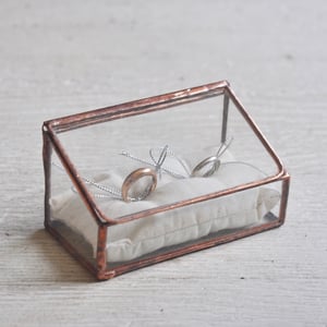 Image of Lidded Ring Box, double display