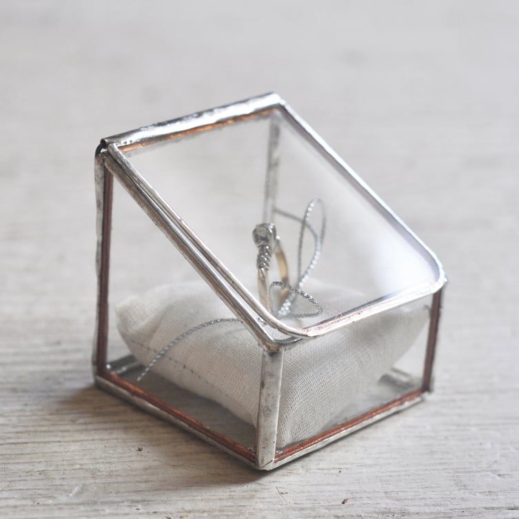 Image of Lidded Ring Box, single display