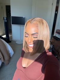 Image 7 of 12 inch HONEY BLONDE LACE CLOSURE BOB WIG with HIGHLIGHTS 