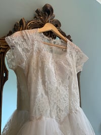 Image 15 of 1950s Tiered Elegance 