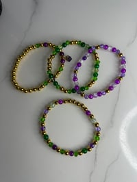 Image 2 of Mardi Gras Tumbler Bracelet Stack – Green, Purple & Gold Beaded Cup Accessory