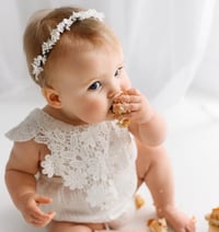 Image 3 of Heather halo - white