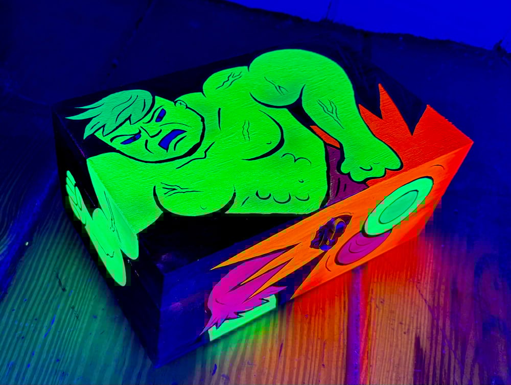 Image of Incredible Yo-Yo Hulk wood box 8x5x4