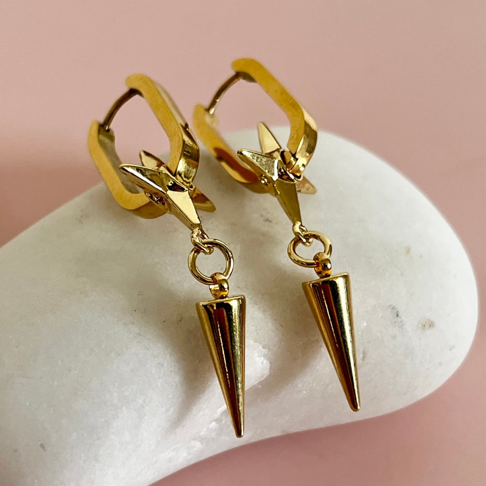 Image of Gold Star and Spike Oval Huggies