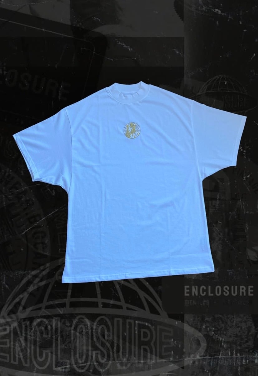 Luxury Fit Castle / T-Shirt